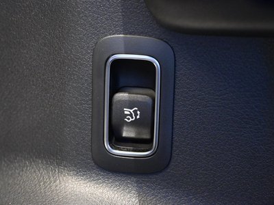 2025 Mercedes-BENZ GLB — миниатюра 19