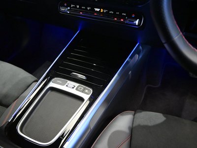 2025 Mercedes-BENZ GLB — миниатюра 43