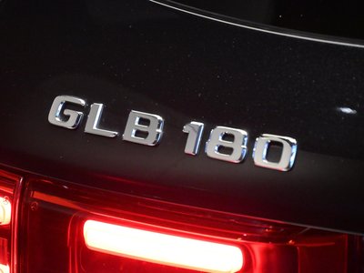 2025 Mercedes-BENZ GLB 照片 8