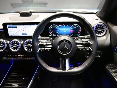 2025 Mercedes-BENZ GLB — миниатюра 20