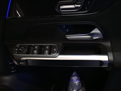 2025 Mercedes-BENZ GLB — миниатюра 18
