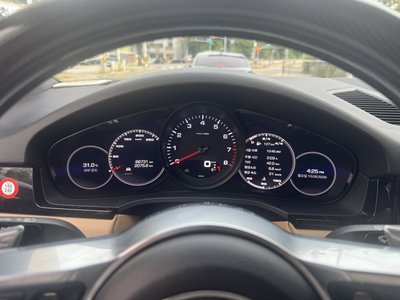 صورة 4 لـ 2021 Porsche CAYENNE