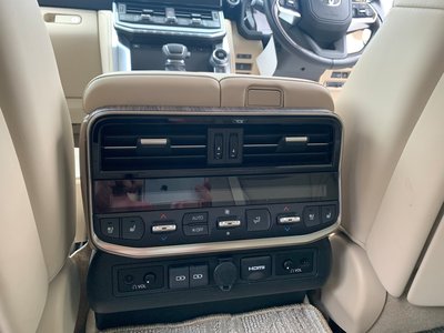 صورة مصغرة 33 لـ 2023 Toyota LAND CRUISER 300