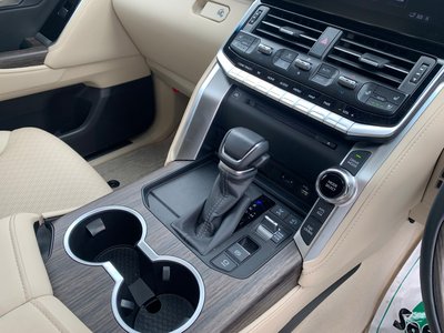 صورة مصغرة 24 لـ 2023 Toyota LAND CRUISER 300