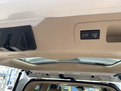 صورة مصغرة 39 لـ 2023 Toyota LAND CRUISER 300