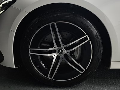 MERCEDES-BENZ E-CLASS - 6