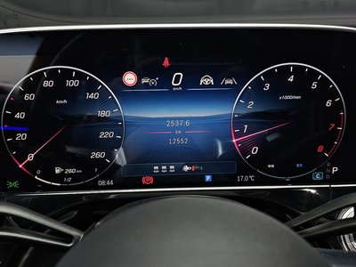 MERCEDES-BENZ E-CLASS - 8