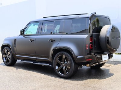 LAND ROVER DEFENDER - 7