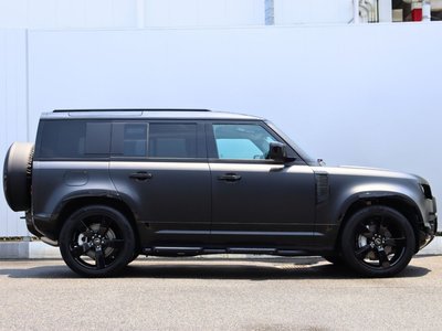 LAND ROVER DEFENDER - 10