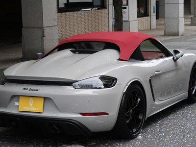 PORSCHE 718 SPYDER - 10