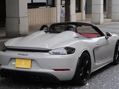 PORSCHE 718 SPYDER - 9