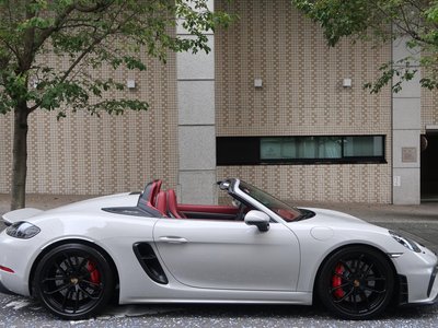 PORSCHE 718 SPYDER - 7