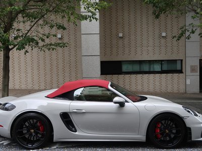 PORSCHE 718 SPYDER - 8