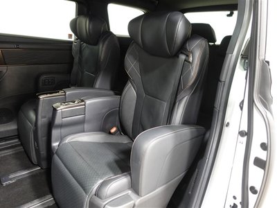 صورة 7 لـ 2023 Toyota VELLFIRE