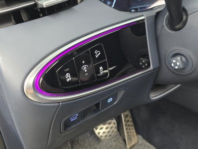 2021 Genesis GV70 — миниатюра 31