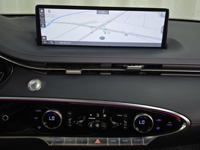 2021 Genesis GV70 — миниатюра 19