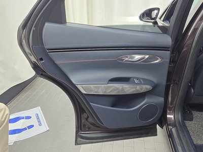 2021 Genesis GV70 — миниатюра 15