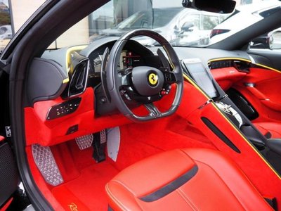 2022 Ferrari ROMA — миниатюра 13