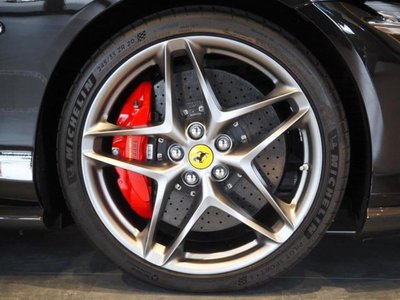 2022 Ferrari ROMA — миниатюра 11