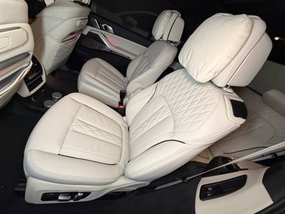 صورة 10 لـ 2025 BMW X7