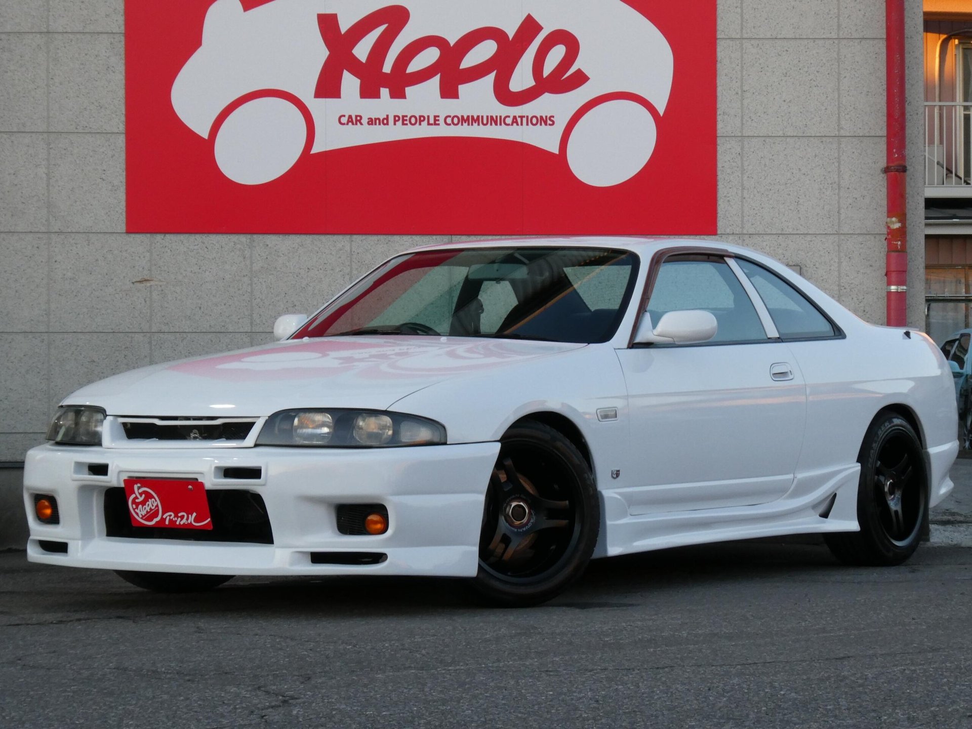 NISSAN SKYLINE COUPE - View 1