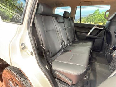 TOYOTA LAND CRUISER PRADO - 10