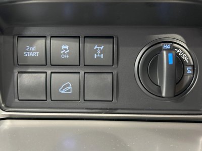 TOYOTA LAND CRUISER PRADO - 8