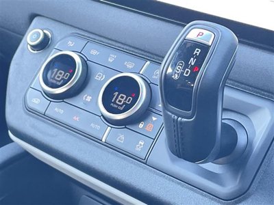 LAND ROVER DEFENDER - 7
