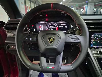 LAMBORGHINI URUS - 8