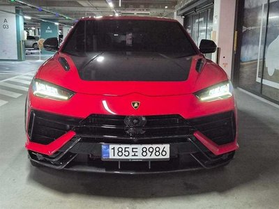 LAMBORGHINI URUS - 4