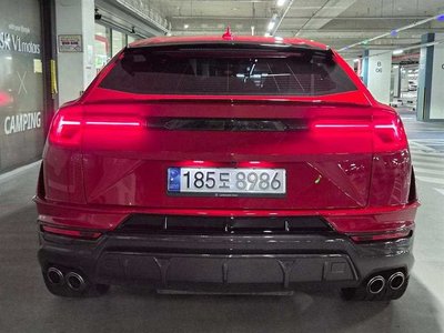 LAMBORGHINI URUS - 6