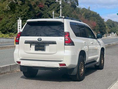 TOYOTA LAND CRUISER PRADO - 9