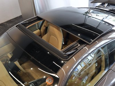 PORSCHE 911 - 9