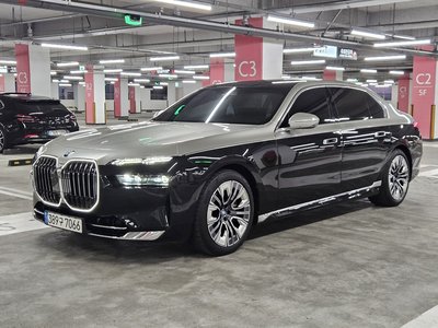 BMW 7 SERIES - 1