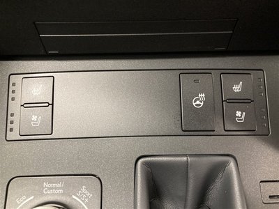 2023 Lexus IS photo 28