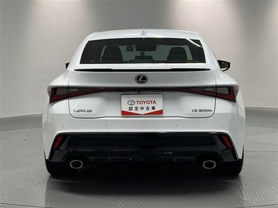 2023 Lexus IS photo 12