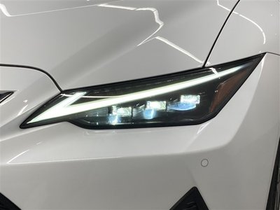2023 Lexus IS photo 38