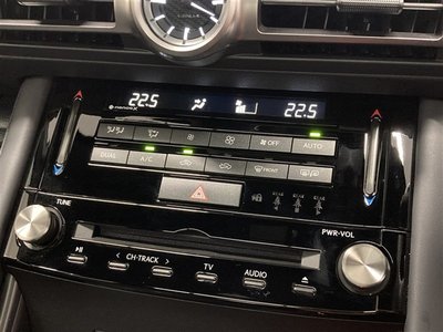2023 Lexus IS photo 33
