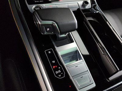 2022 AUDI Q8 — миниатюра 12