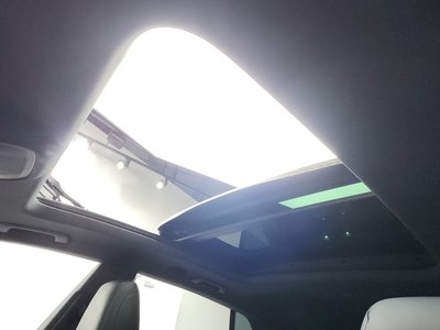 2022 AUDI Q8 — миниатюра 22