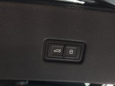 2022 AUDI Q8 — миниатюра 23