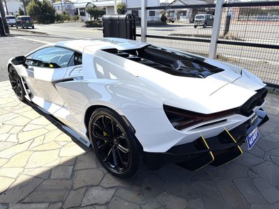 LAMBORGHINI REVUELTO - 8