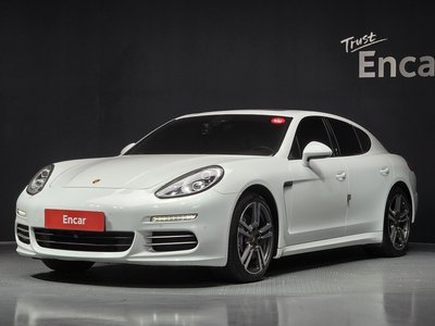 PORSCHE PANAMERA - 1