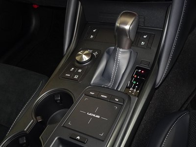 صورة مصغرة 18 لـ 2025 Lexus IS