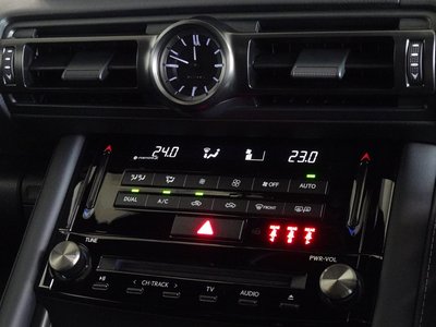 صورة مصغرة 19 لـ 2025 Lexus IS