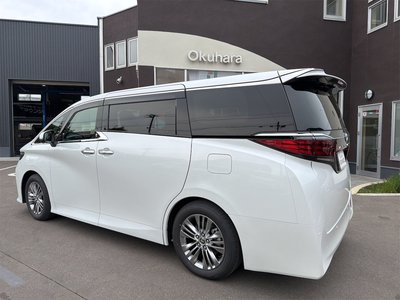 2026 TOYOTA ALPHARD photo 4