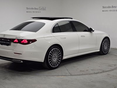 MERCEDES-BENZ E-CLASS - 5