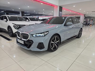 BMW 5 SERIES - 1