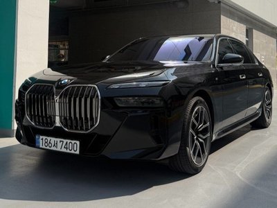 BMW 7 SERIES - 1