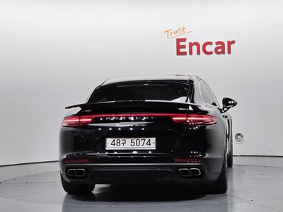 صورة 3 لـ 2018 Porsche PANAMERA